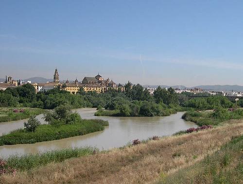Guadalquivir, langste rivier van Andalusië foto: Rafaelji Guadalquivir, langste rivier van Andalusië foto: Rafaelji