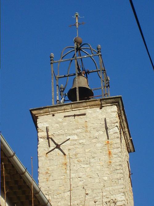 Wolkenloze luchten komen vaak voor in de Ardèche Foto:SiefkinDR Wolkenloze luchten komen vaak voor in de Ardèche Foto:SiefkinDR