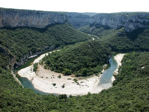 De Ardèche is nog altijd een van de bosrijkste gebieden van Frankrijk Foto:Jean-Christophe BENOIST De Ardèche is nog altijd een van de bosrijkste gebieden van Frankrijk Foto:Jean-Christophe BENOIST