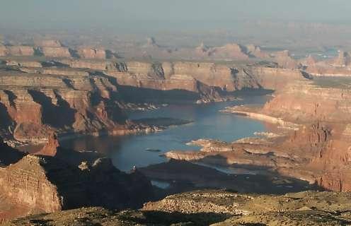 Lake Powell, Arizona en Utah foto: Ixfd64 Lake Powell, Arizona en Utah foto: Ixfd64