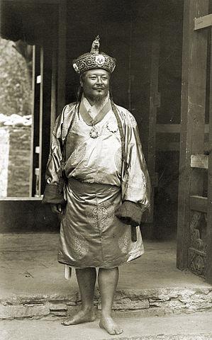 Ugyen Wangchuck, eerste koning van Bhutan Foto:John Claude White Ugyen Wangchuck, eerste koning van Bhutan Foto:John Claude White