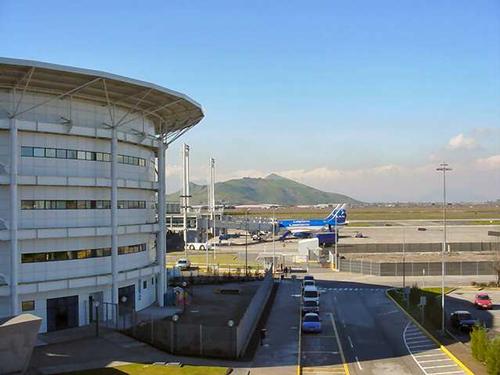 Comodoro Arturo Merino Benítez International Airport foto: Phillip Capper Comodoro Arturo Merino Benítez International Airport foto: Phillip Capper