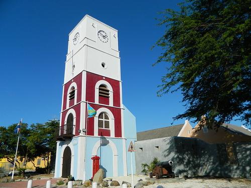 Oranjestad Fort Zoutman met Willem !! Toren