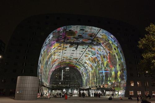 Markthal in de Nacht