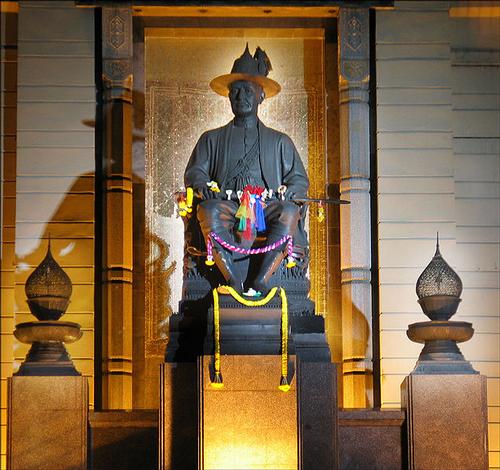Standbeeld Koning Rama I in Bangkok