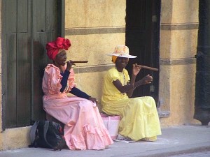 Cubaanse sigaar roken